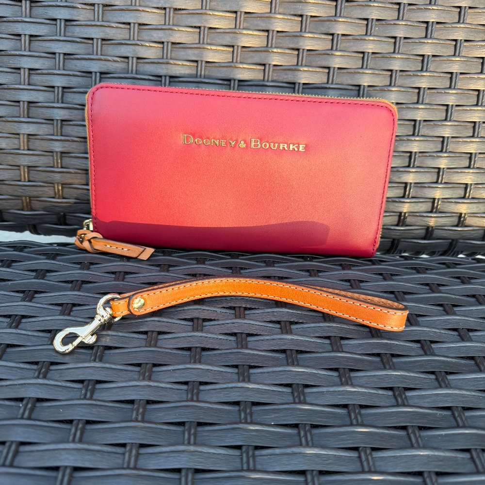 Dooney & Bourke City Flynn Large Zip Around Wristlet - Wine (Red) - Picture 3 of 6